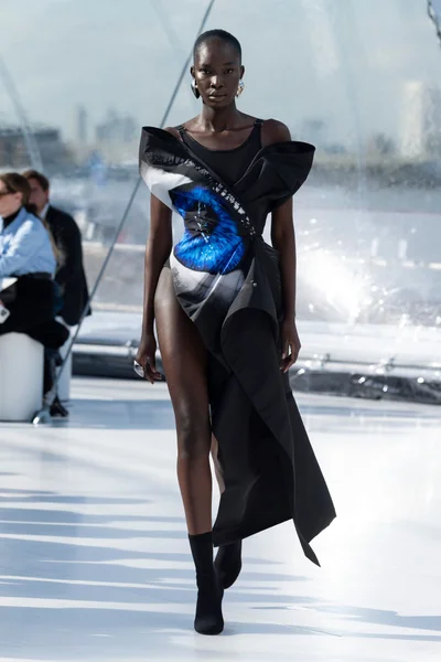 Look 1